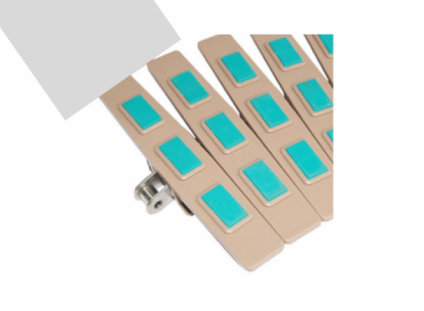 Plastic snap-on chain with top rubber